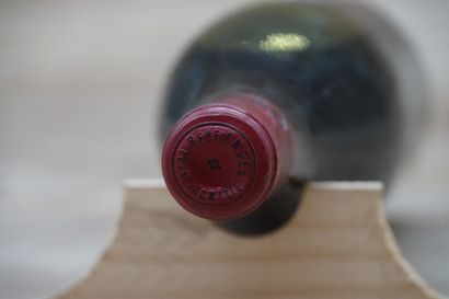 1 bouteille de Clos-Vougeot Grand Cru 1974...