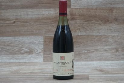 1 bouteille de Clos-Vougeot Grand Cru 1974...