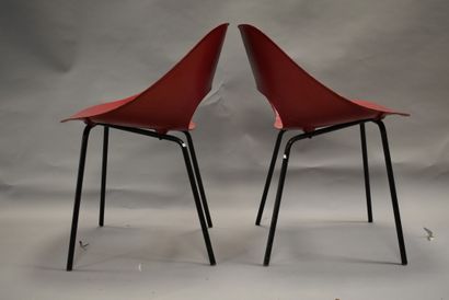 Pierre GUARICHE. Paire de chaises Tulipe...