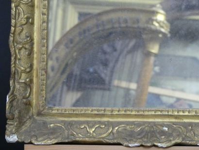 Miroir à fronton ajouré Louis XV
Miroir à...