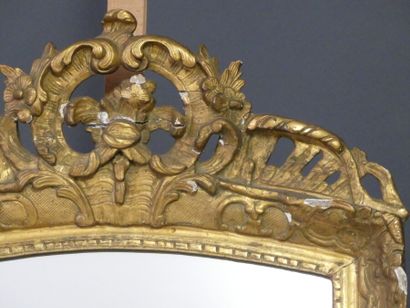 Miroir à fronton ajouré Louis XV
Miroir à...