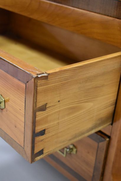 Secrétaire Louis XVI
Secrétaire en bois ouvrant...