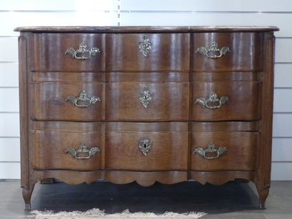Commode XVIIIème siècle.
Commode à façade...