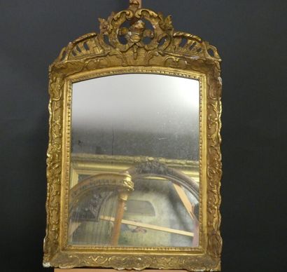 Miroir à fronton ajouré Louis XV
Miroir à...