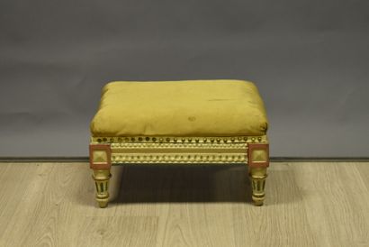 Repose-pied. Hauteur : 22 cm. Longueur :...