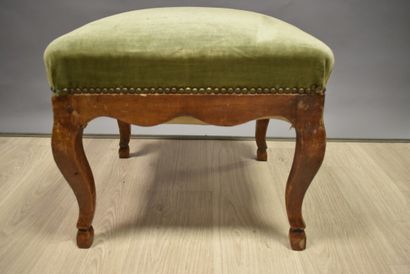 Tabouret en bois de forme carrée, assise...