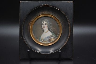 Miniature sur Ivoire, Portrait titré au dos...