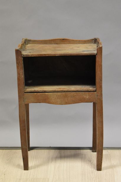 Chevet rectangulaire en bois massif. Epoque...