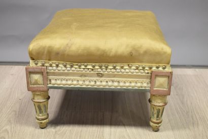 Repose-pied. Hauteur : 22 cm. Longueur :...
