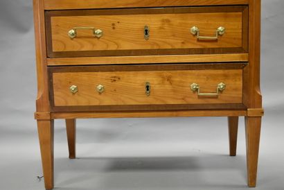 Secrétaire Louis XVI
Secrétaire en bois ouvrant...