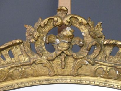 Miroir à fronton ajouré Louis XV
Miroir à...