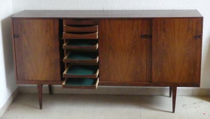 ROSEGREEN HANSEN. Enfilade en Teck de forme...