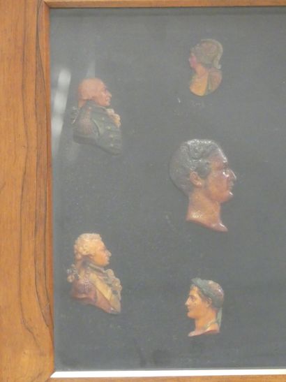 Ecole du XIXème siècle Suite de profils en...