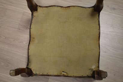 Tabouret en bois de forme carrée, assise...