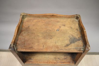 Chevet rectangulaire en bois massif. Epoque...