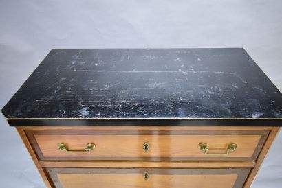 Secrétaire Louis XVI
Secrétaire en bois ouvrant...