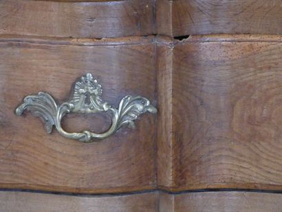 Commode XVIIIème siècle.
Commode à façade...