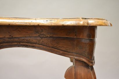 Table d'appoint en bois naturel. Epoque Louis...