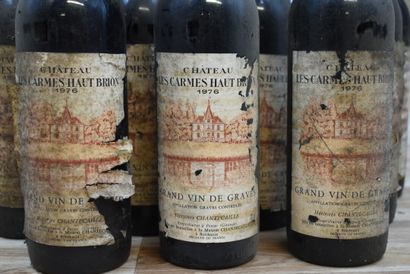 12 Bouteilles de GRAND VIN DE GRAVE 1976,...