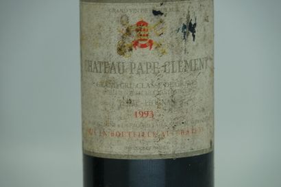2 bouteilles de Graves Château Pape-Clément...
