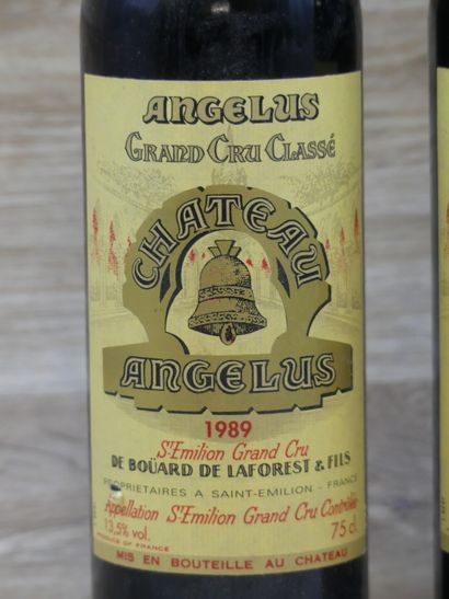 2 Bouteilles ANGELUS SAINT-EMILION 1989
2...