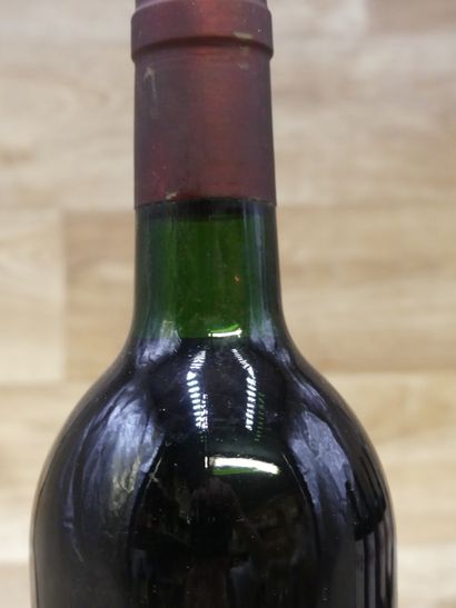 Lot de 5 Bouteilles de CHATEAU COS D'ESTOURNEL...