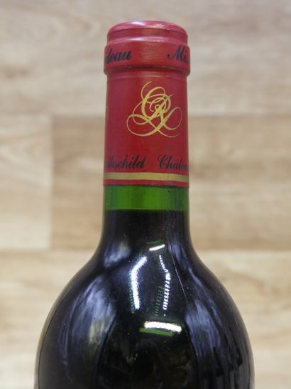 5 Bouteilles LISTRAC-MEDOC, CHATEAU CLARKE,...