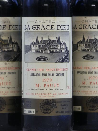 12 Bouteilles de SAINT EMILION GRAND CRU...