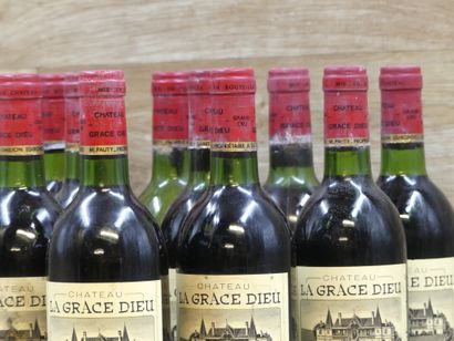 12 Bouteilles de SAINT EMILION GRAND CRU...