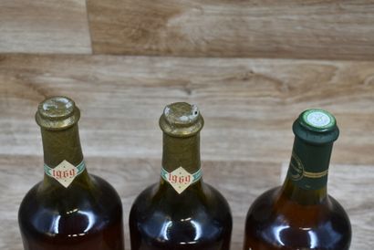 Lot de 3 Bouteille de VIN JAUNE dont : 2...