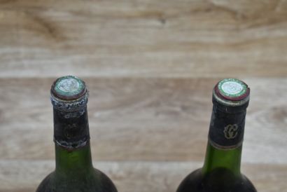2 bouteilles de CHATEAU TALBOT 1974 Médoc...