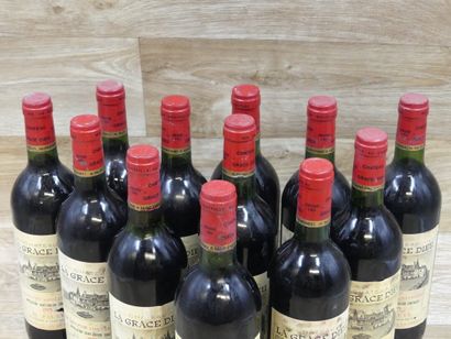12 Bouteilles de SAINT EMILION GRAND CRU...