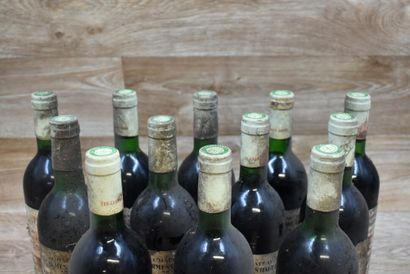 12 Bouteilles de GRAND VIN DE GRAVE 1976,...