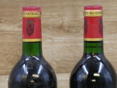 2 Bouteilles ANGELUS SAINT-EMILION 1989
2...