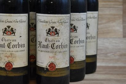 12 Bouteilles de SAINT EMILON 1983, GRAND...