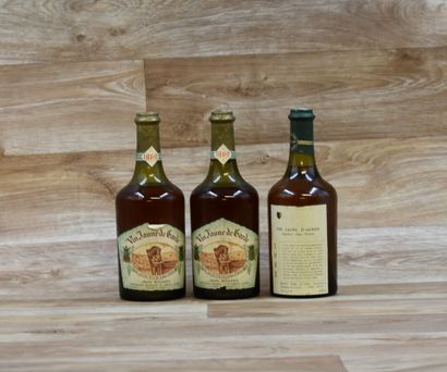 Lot de 3 Bouteille de VIN JAUNE dont : 2...