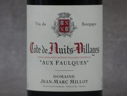 Réunion de 5 bouteilles Cote de Nuits 



2...