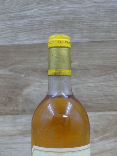 1 Bouteille de CHATEAU D'YQUEM 1987, LUR-SALUCES,...