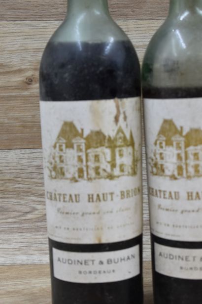Haut Brion
3 bouteilles de CHATEAU HAUT BRION...
