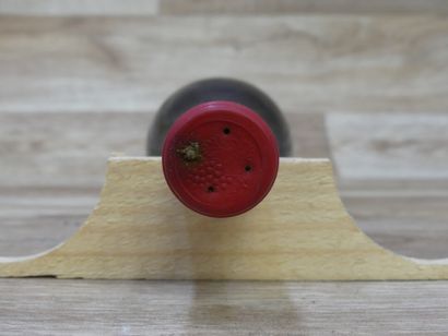 2 Bouteilles VOLNAY 1er CRU 1972, LES TAILLEPIEDS,...