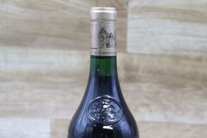 1 Bouteille de GRAVES, CHATEAU HAUT BRION...