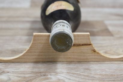 1 bouteille de LEROY D'AUVENAY 1976. Etiquette...