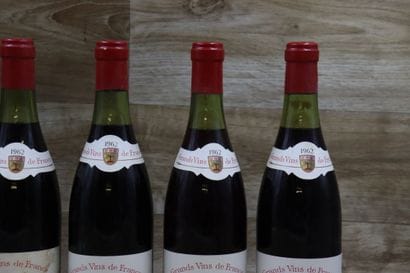CHATEAUNEUF DU PAPE 1962 
6 bouteilles de...