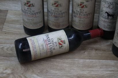 Lot de 16 Bouteilles de BORDEAUX dont : 12...
