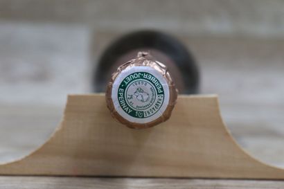 Une bouteille de champagne PERRIER-JOUET,...