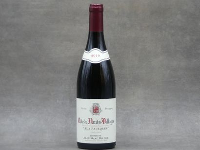 Réunion de 5 bouteilles Cote de Nuits 



2...