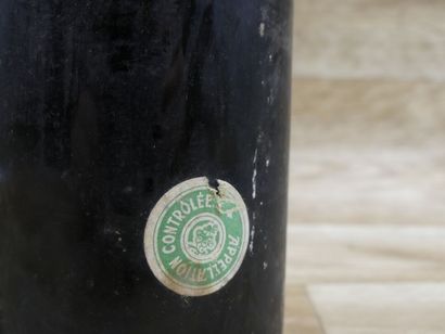 CORTON 1923
1 bouteille de CORTON 1923, Bouchard...