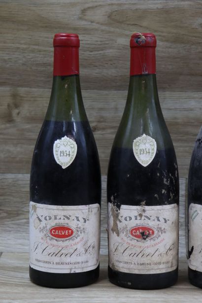 5 bouteilles de VOLNAY 1934 S. Calvet & Cie....