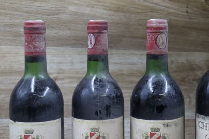 Lot de 16 Bouteilles de BORDEAUX dont : 12...