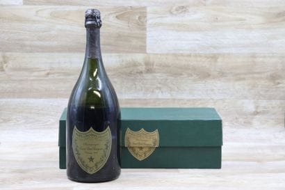 1 Magnum DOM PERIGNON 1976, dans son coffret...